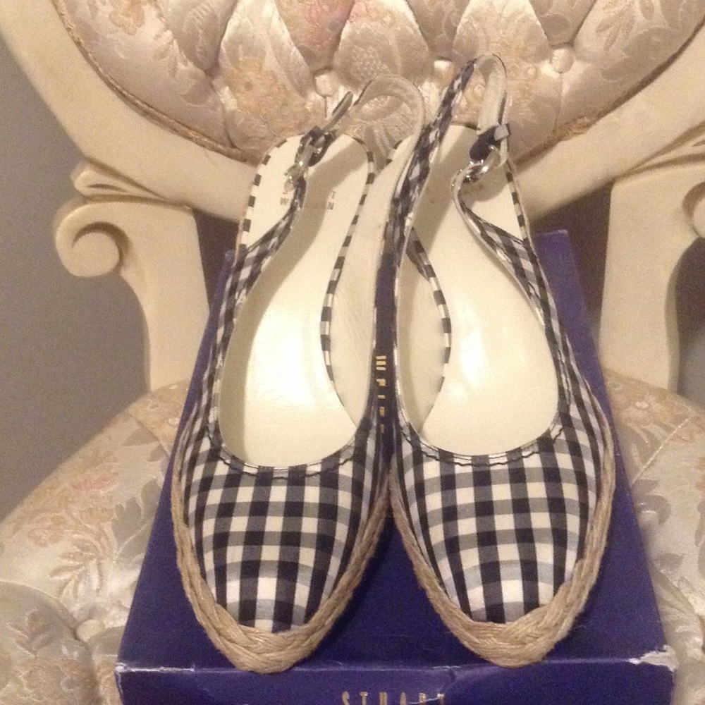 Stuart Weitzman Woven Wedges 💗